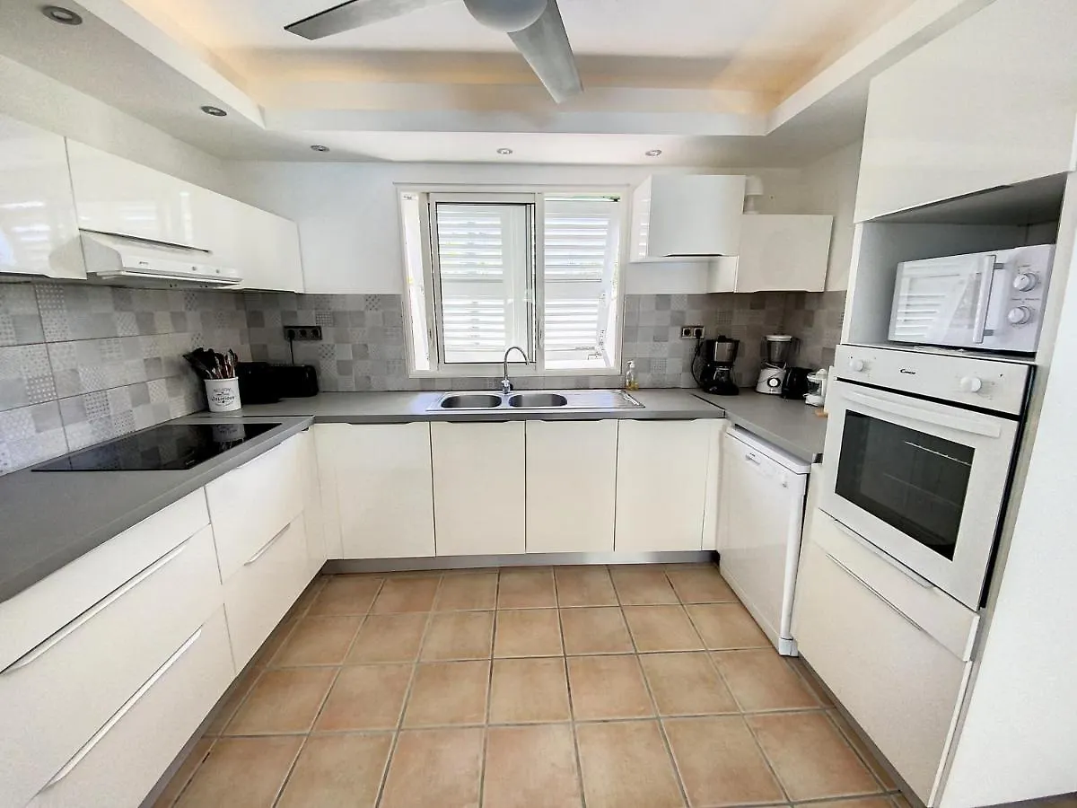 Villa Zandoli, Walkable Orient Bay Beach, Private Pool 0*,